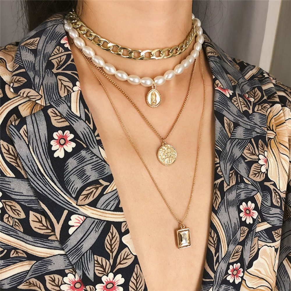 Pearl/ Gold multilayer necklace
